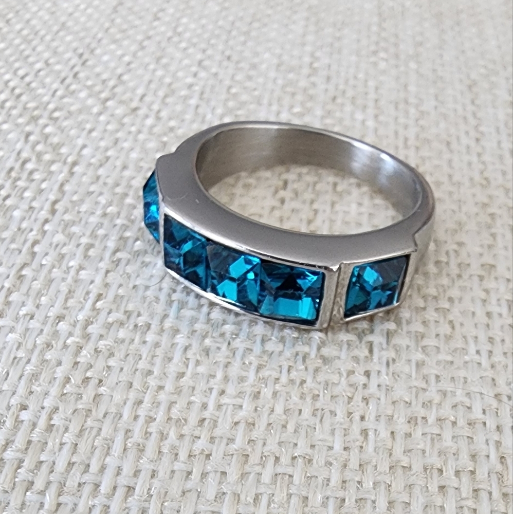 Fifth Avenue Collection Sterling Silver Blue Cubic Zirconia Ring, Size 6.5